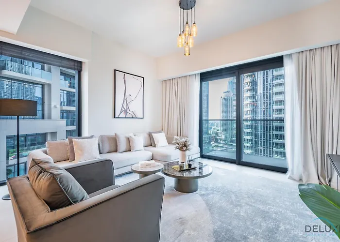 Deluxe 3Br Apartment With Assistant Room At Act One Act Two Tower 2 In Downtown Dubai By Deluxe Holiday Homes